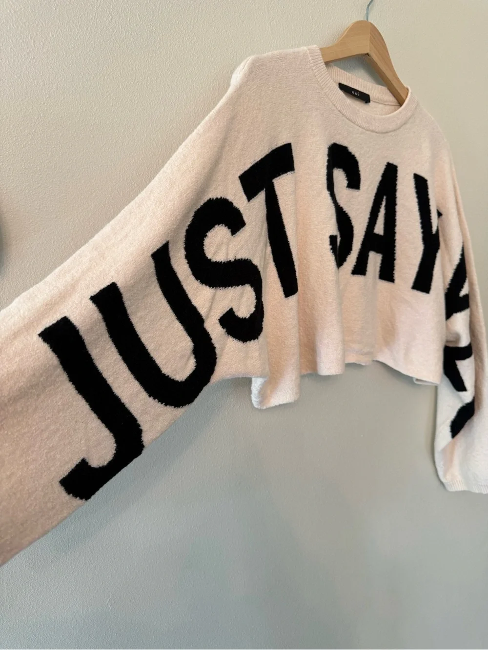 Oui Just Say Yes Graphic CropSweater Scandi Beige Black Oversized